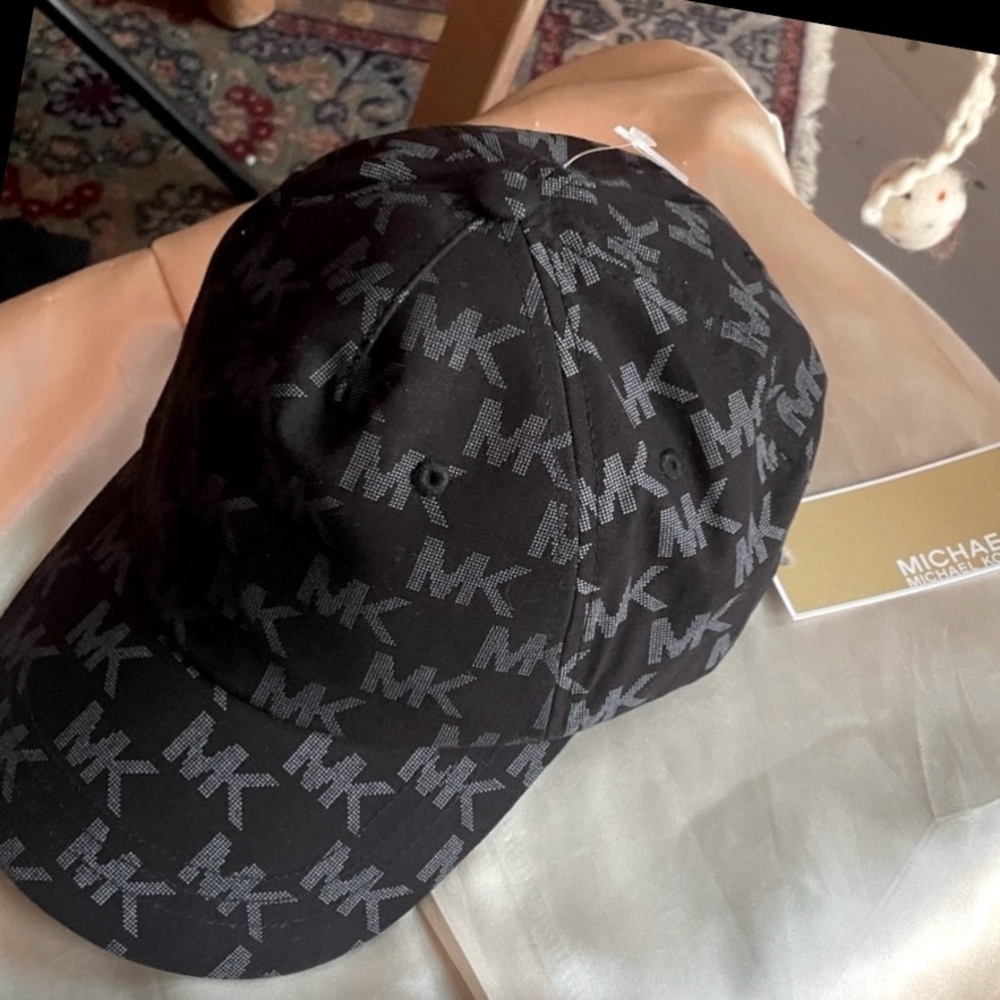 NWT Michael Kors Black/Gray Logo Baseball Cap Authentic